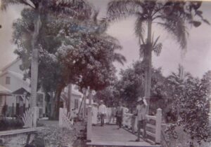 Bridge between asylum and staff quarters, Groot Chatillon, 1930