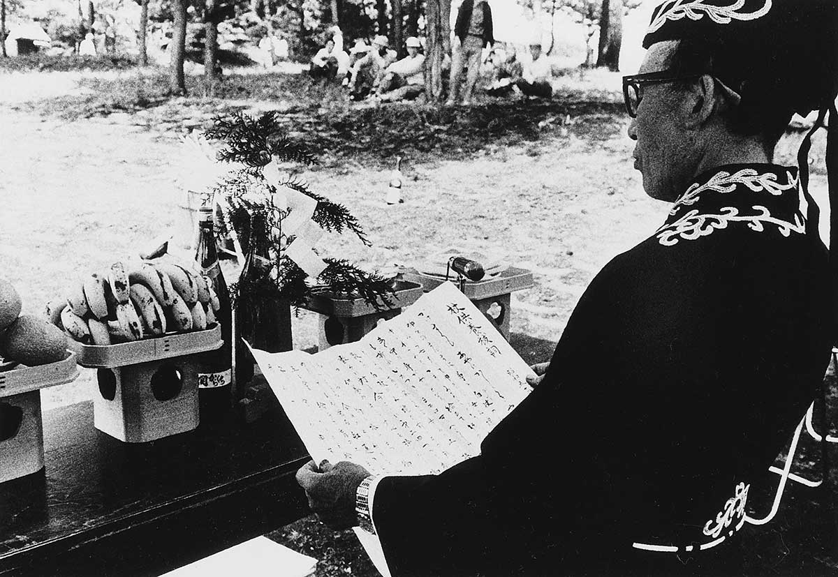 Memorial ceremony for old canes (1)