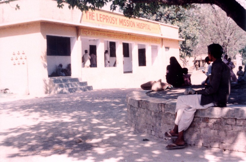 TLM Barabanki Hospital and out-patients’ entrance. (TLMI Publicity Release, March 1993)
