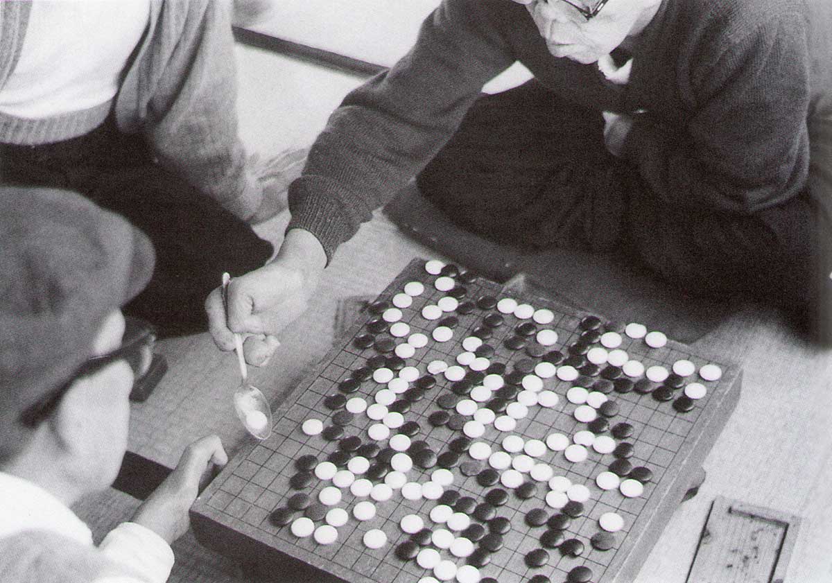 Residents who could not use their fingers used spoons