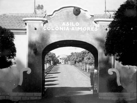 Entrance to the colony – historical image