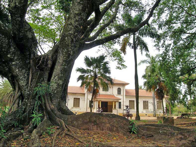 The theatre at Aimorés today