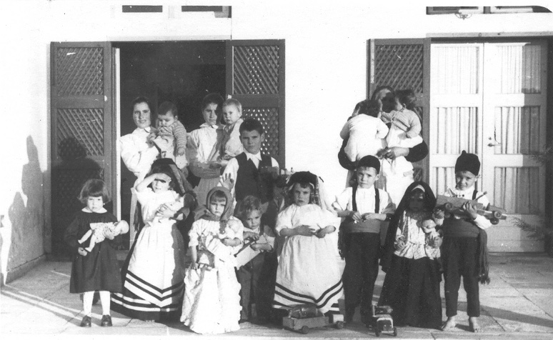 Children dressed up for Christmas