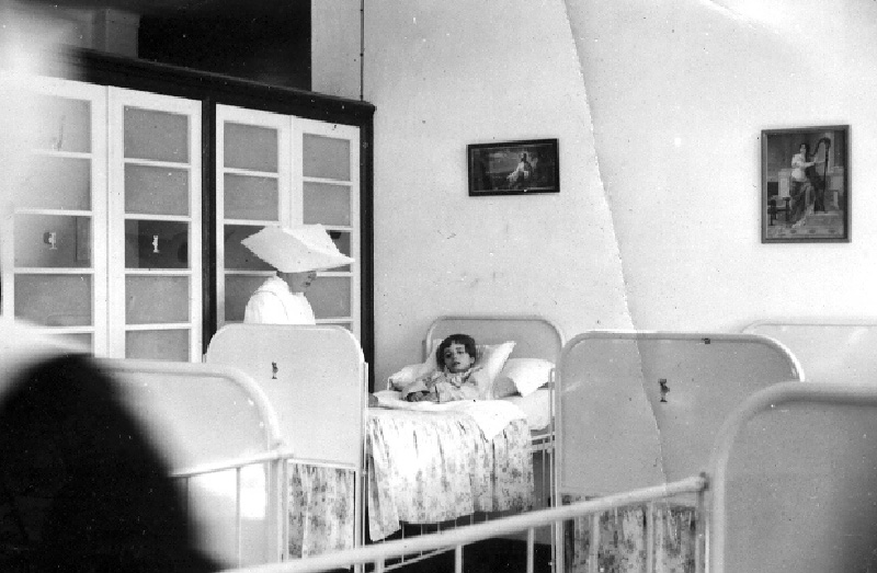 A child hospitalised under the care of one of the sisters