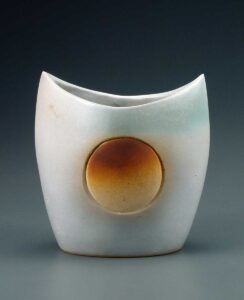 Kaki (Vase for flower arrangement)