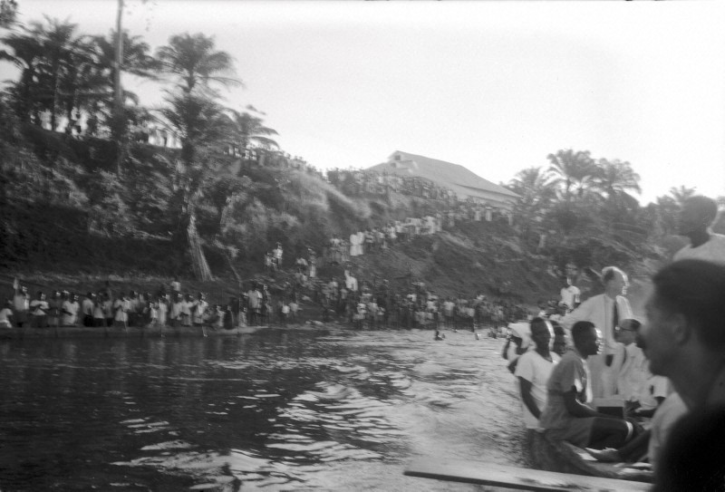 Crossing the River to Yalisombo (Wellcome Library Collection)
